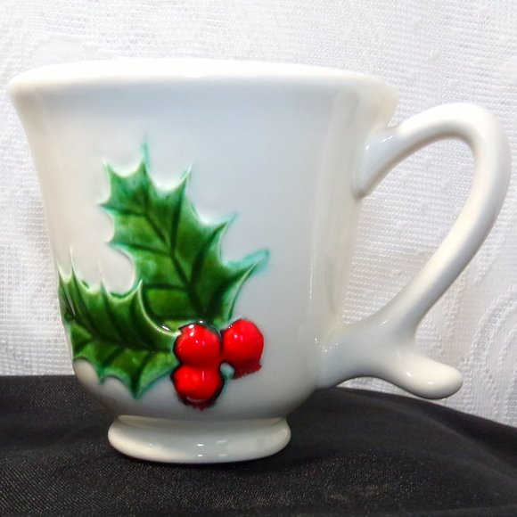 1960's Christmas Coffee Tea Cup Mug Holly Berries, Vintage Hand Painted . - Picture 11 of 15